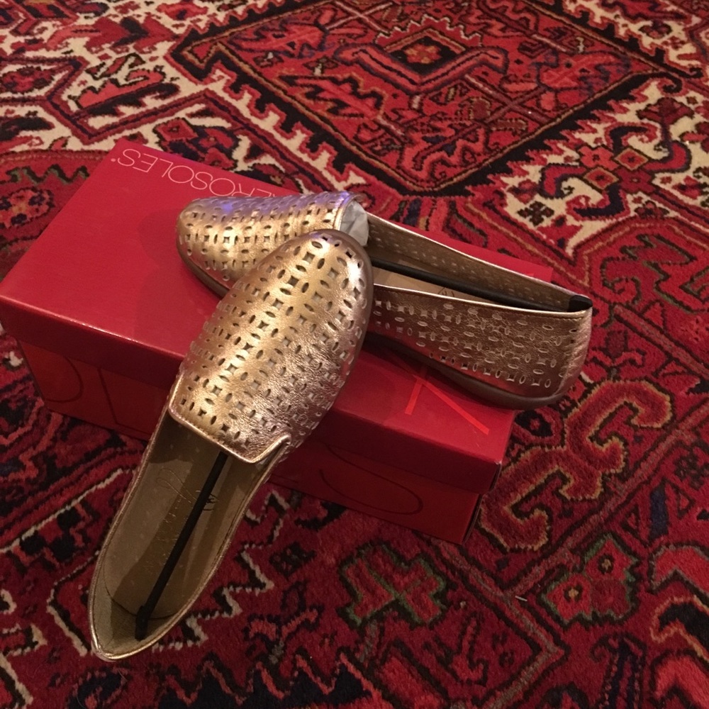 New Aerosoles loafers size 7M Pink Metallic